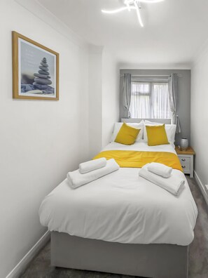 2 bedrooms, iron/ironing board, free WiFi, bed sheets