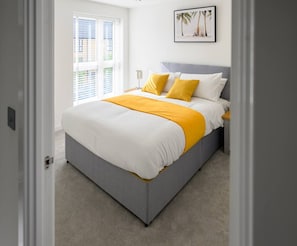 5 bedrooms, iron/ironing board, free WiFi, bed sheets