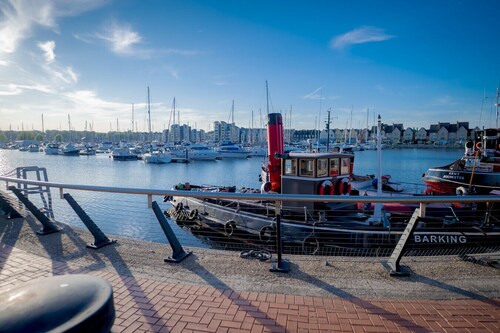 Luxury 5-bedroom home near Chatham Dockyard & river walks