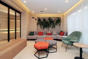 المنشأة من الداخل