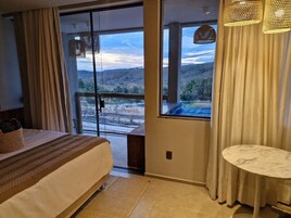 Minibar y caja de seguridad en la habitación 