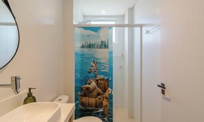Basic Apartment | Bathroom - OBP \- Condomínio Moderno a 600m da Praia (Penha)