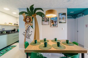 Basic Apartment | Dining