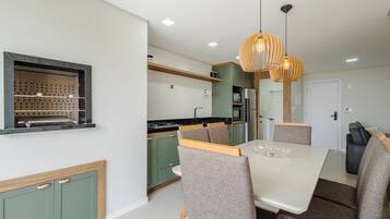 Basic Apartment | Dining