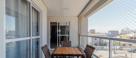 Apartamento básico | Opções para refeição ao ar livre