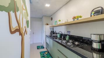 Appartement de base | Cuisine privée | Vaisselle et ustensiles