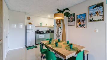Basic Apartment | Dining