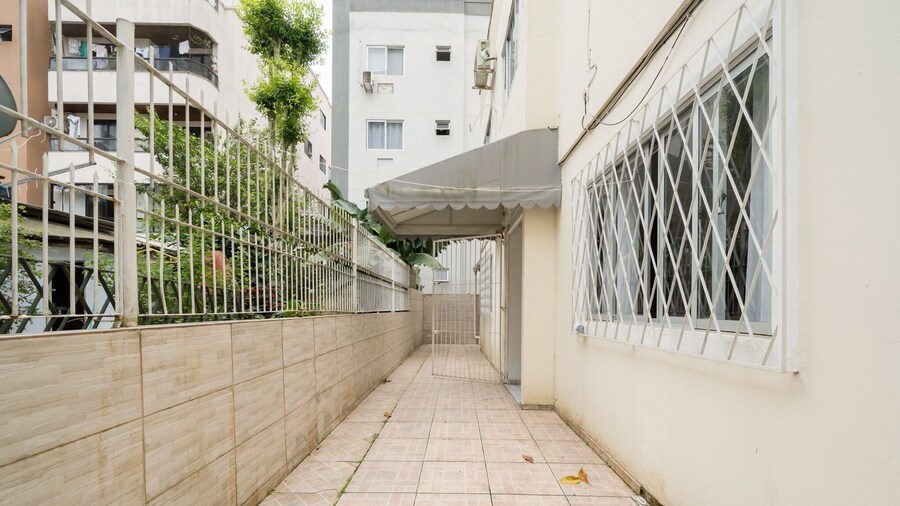 Casa 600m da Praia Central c/ garagem 3 qts NRR128