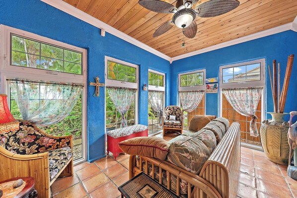 TV, fireplace, offices