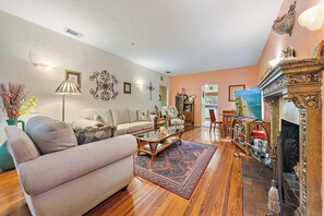 TV, fireplace, offices