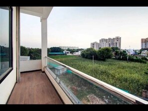 Staduitzicht vanuit accommodatie