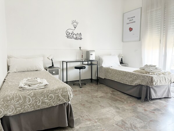 1 chambre, coffres-forts dans les chambres, bureau