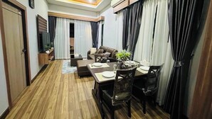 Villa, 2 chambres, piscine privée | Salle à manger