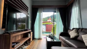 Villa, 2 Bedrooms, Private Pool | Living room | Books