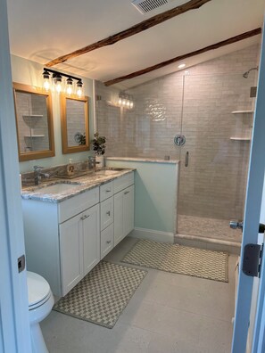 Bruser, håndklæder, Toiletpapir