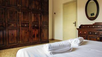 2 bedrooms, bed sheets