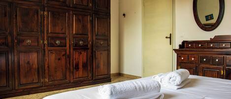 2 bedrooms, bed sheets