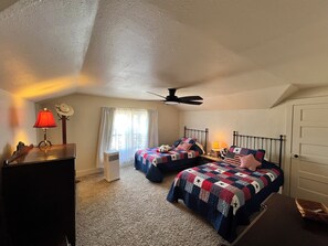 4 bedrooms, free WiFi, bed sheets, wheelchair access