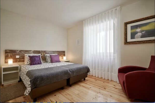 2 bedrooms, iron/ironing board, Internet, bed sheets