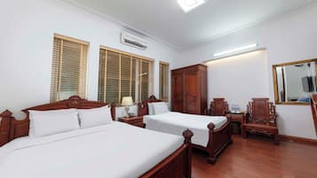 Minibar, in-room safe, desk, laptop workspace