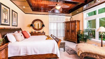 4 habitaciones, caja de seguridad en la habitación y escritorio