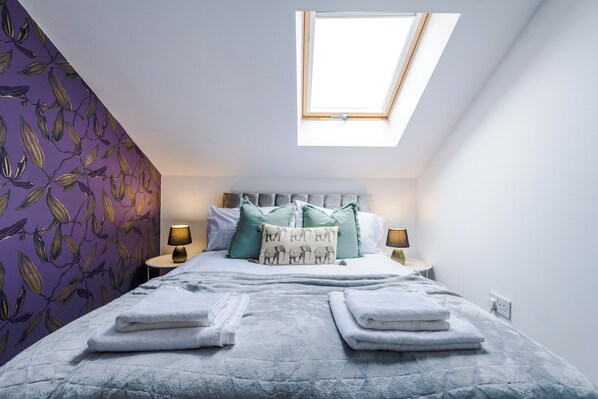 4 bedrooms, desk, iron/ironing board, free WiFi