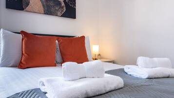 5 bedrooms, desk, iron/ironing board, free WiFi