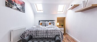 Stylish 5-Bed House • Heart of Derby City Centre