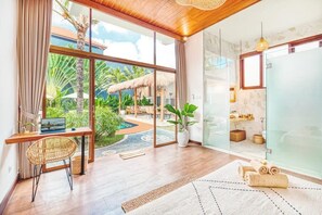 4 bedrooms, desk, iron/ironing board, WiFi