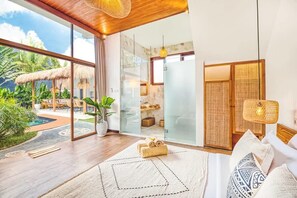 4 bedrooms, desk, iron/ironing board, WiFi