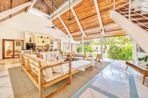 Interior - Villa Manhattan - Luxurious 8-BDR Villa, huge pool (Kecamatan Kuta Utara)