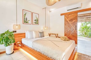 8 bedrooms, desk, iron/ironing board, WiFi