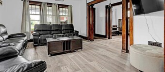Spacious 4BR, 1BA near the Falls