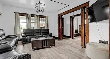 Spacious 4BR, 1BA near the Falls
