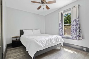 4 chambres, fer et planche à repasser, lit parapluie, Wi-Fi