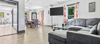 Spacious 4BR, 1BA close to the Falls