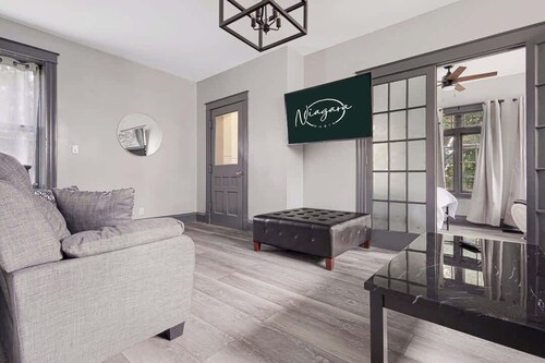 Cozy 4BR, 1BA close to the Falls