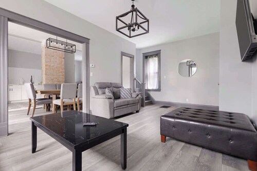 Cozy 4BR, 1BA close to the Falls