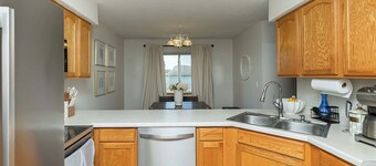 Spacious 4-Bed/2.5 BA Modern Home