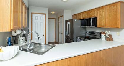 Spacious 4-Bed/2.5 BA Modern Home