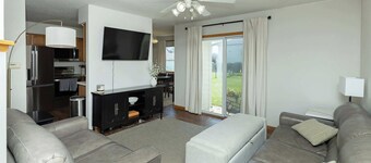Spacious 4-Bed/2.5 BA Modern Home