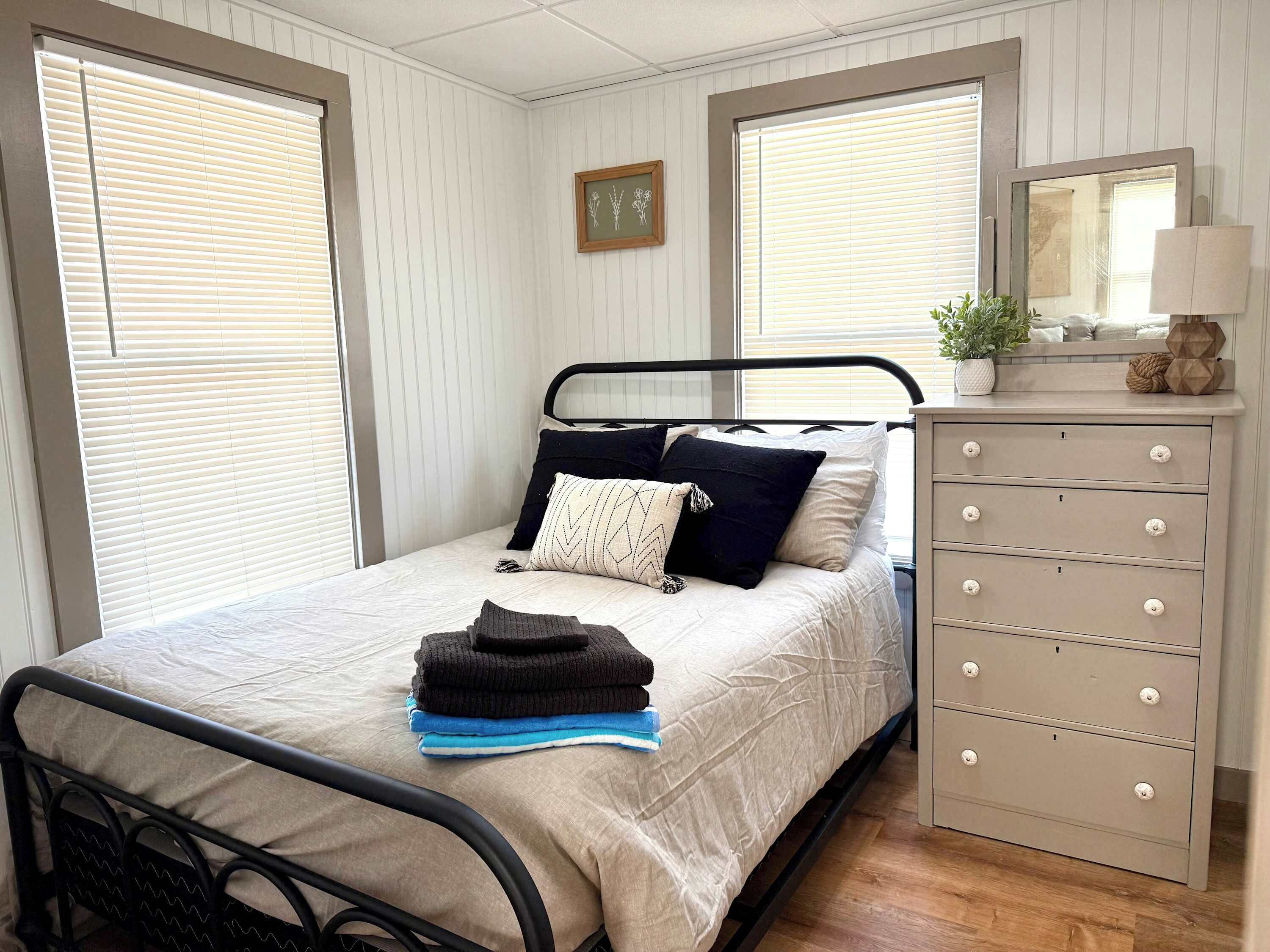3 bedrooms, iron/ironing board, travel crib, WiFi