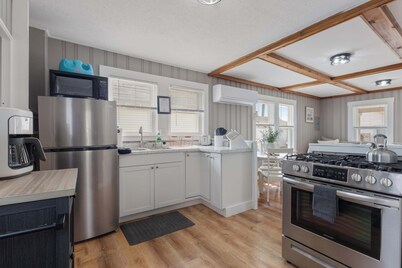 The Sand Bar - Heart of Hampton Beach!