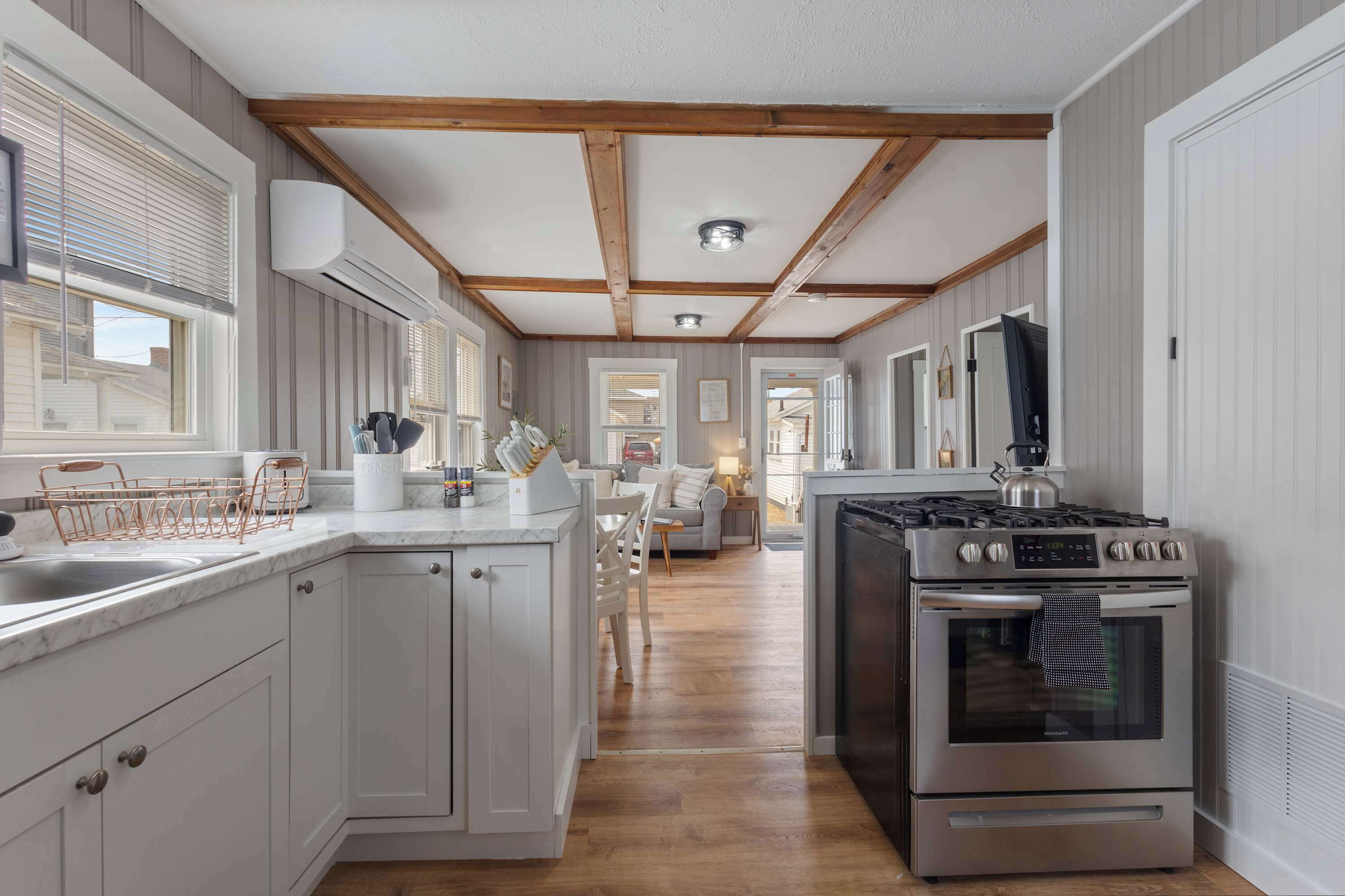 Réfrigérateur, four, plaque de cuisson, lave-vaisselle