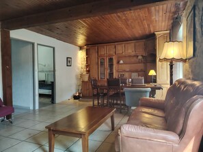 Interior - 1-storey accommodation close to pontoons and ponds (Peyriac-de-Mer)