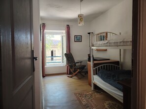 2 bedrooms, iron/ironing board, WiFi, bed sheets - 1-storey accommodation close to pontoons and ponds (Peyriac-de-Mer)