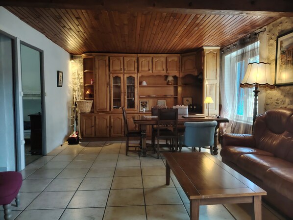 Interior - 1-storey accommodation close to pontoons and ponds (Peyriac-de-Mer)