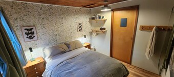 Cozy cottage by the river perfect for nature lovers & pet friendly