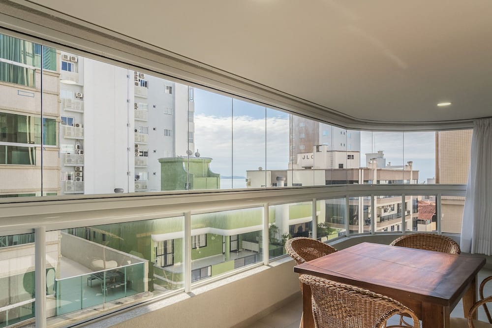 3 Bedroom Apartment 130m From the Beach Mmp0137