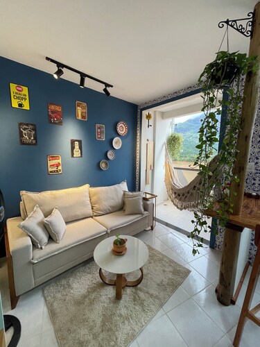 Flat with views of Rio Doce and Pico da Ibituruna, we accept pets.